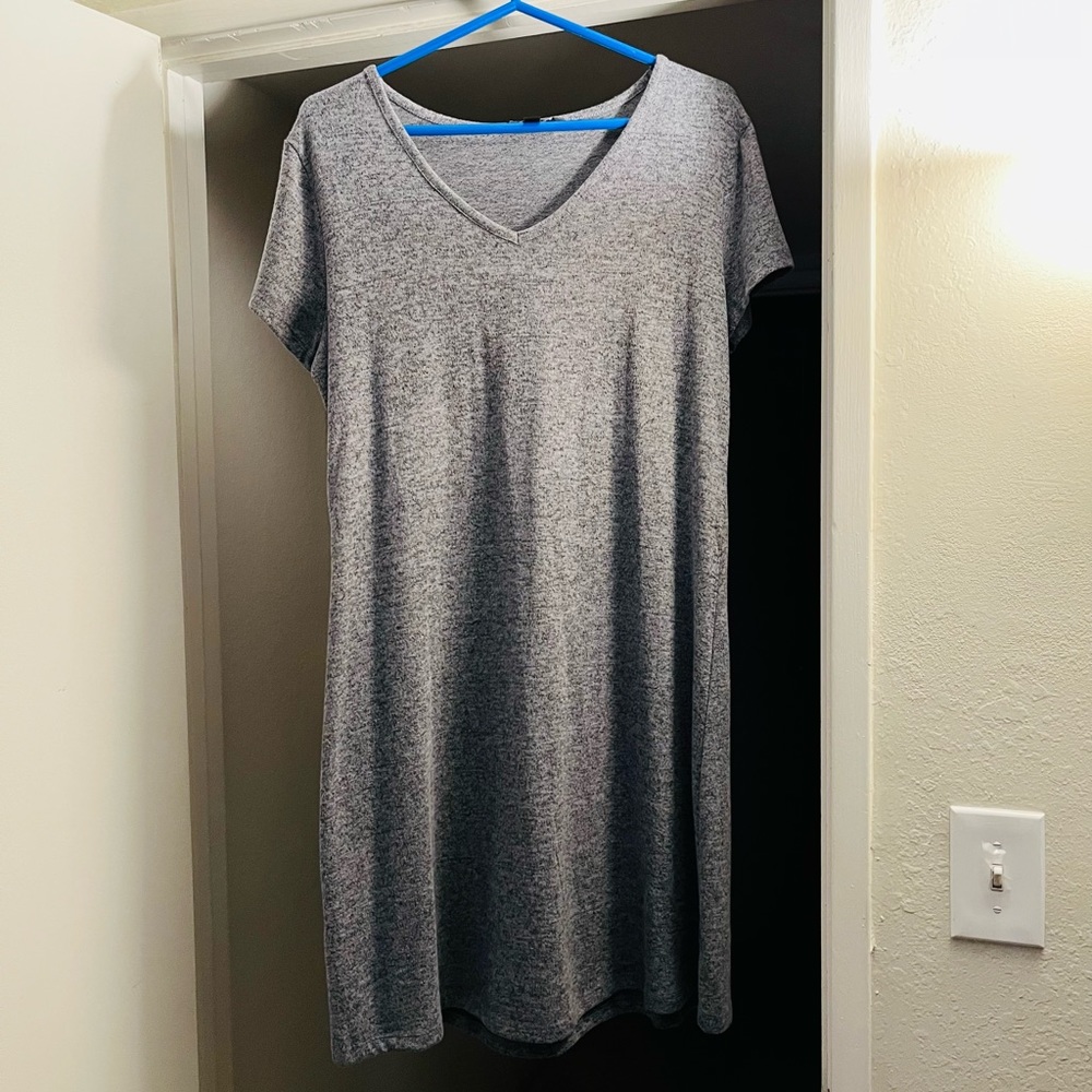 Women’s Concepts t shirt dress in size large.
